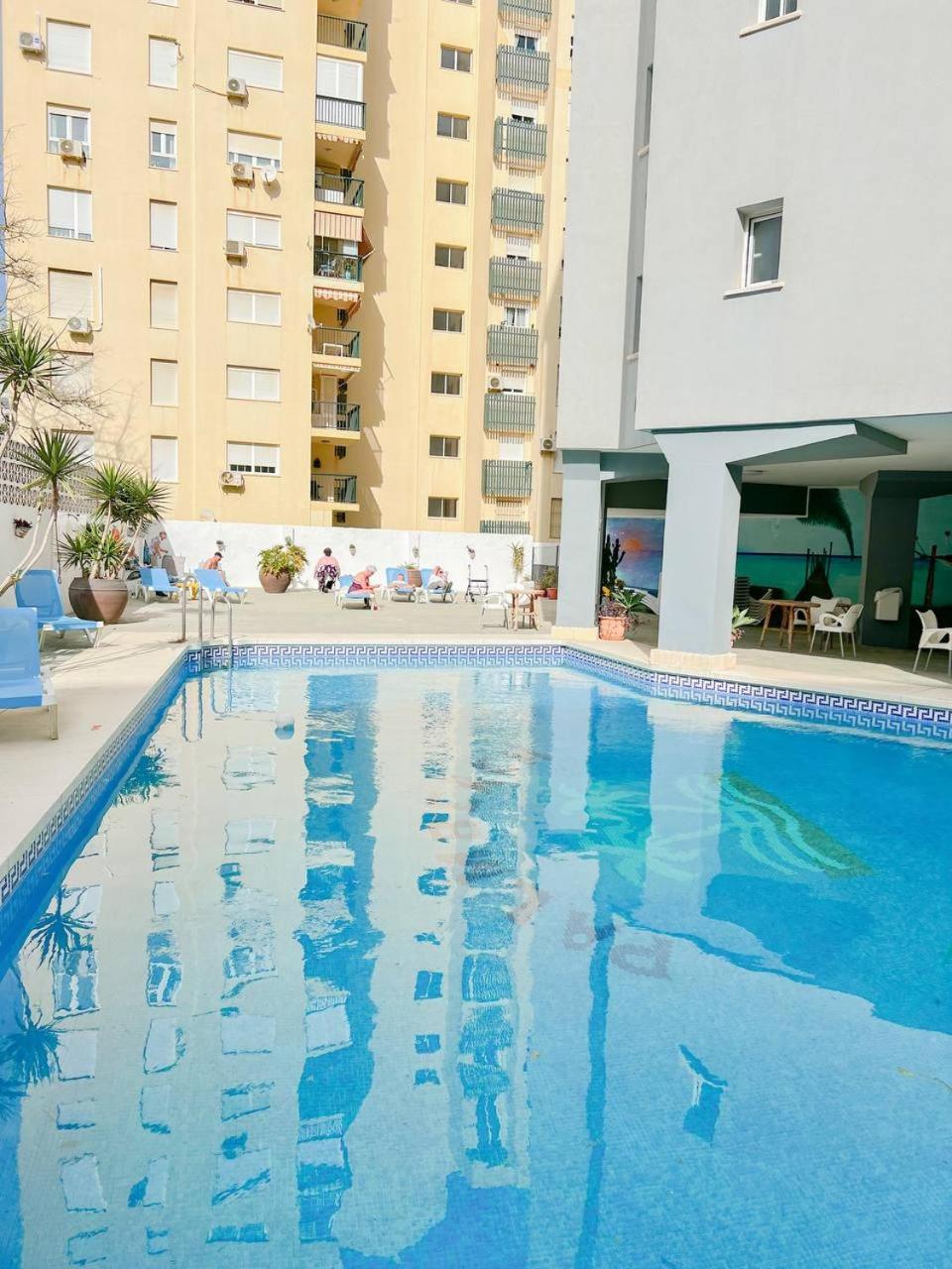 Palm Beach Aparment Sea Views توريمولينوس المظهر الخارجي الصورة