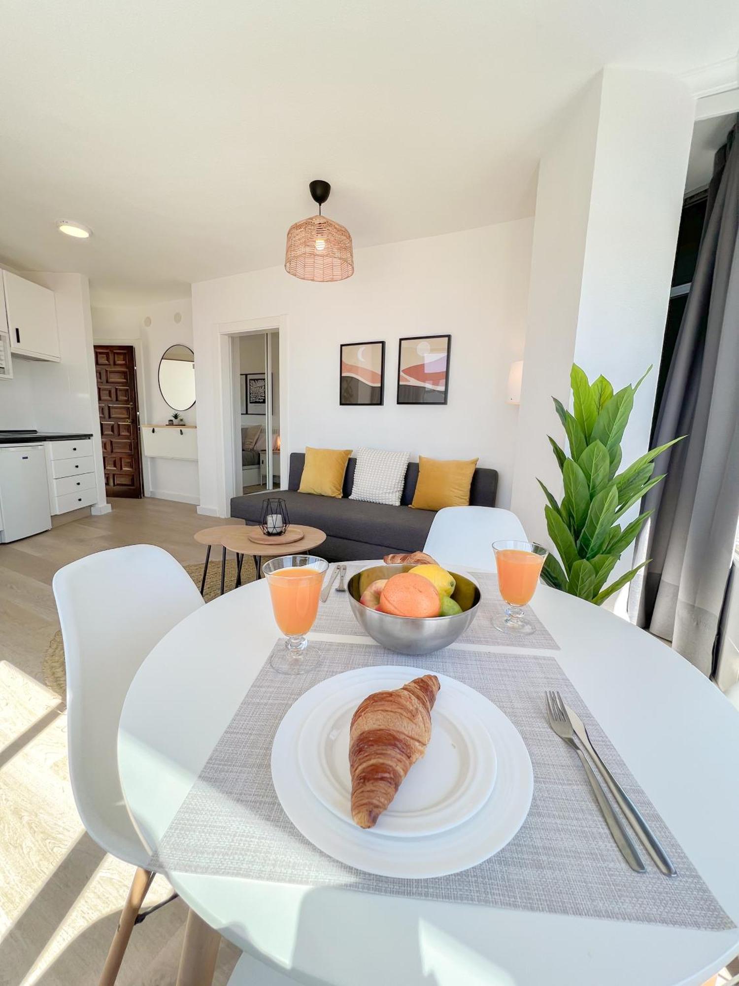 Palm Beach Aparment Sea Views توريمولينوس المظهر الخارجي الصورة