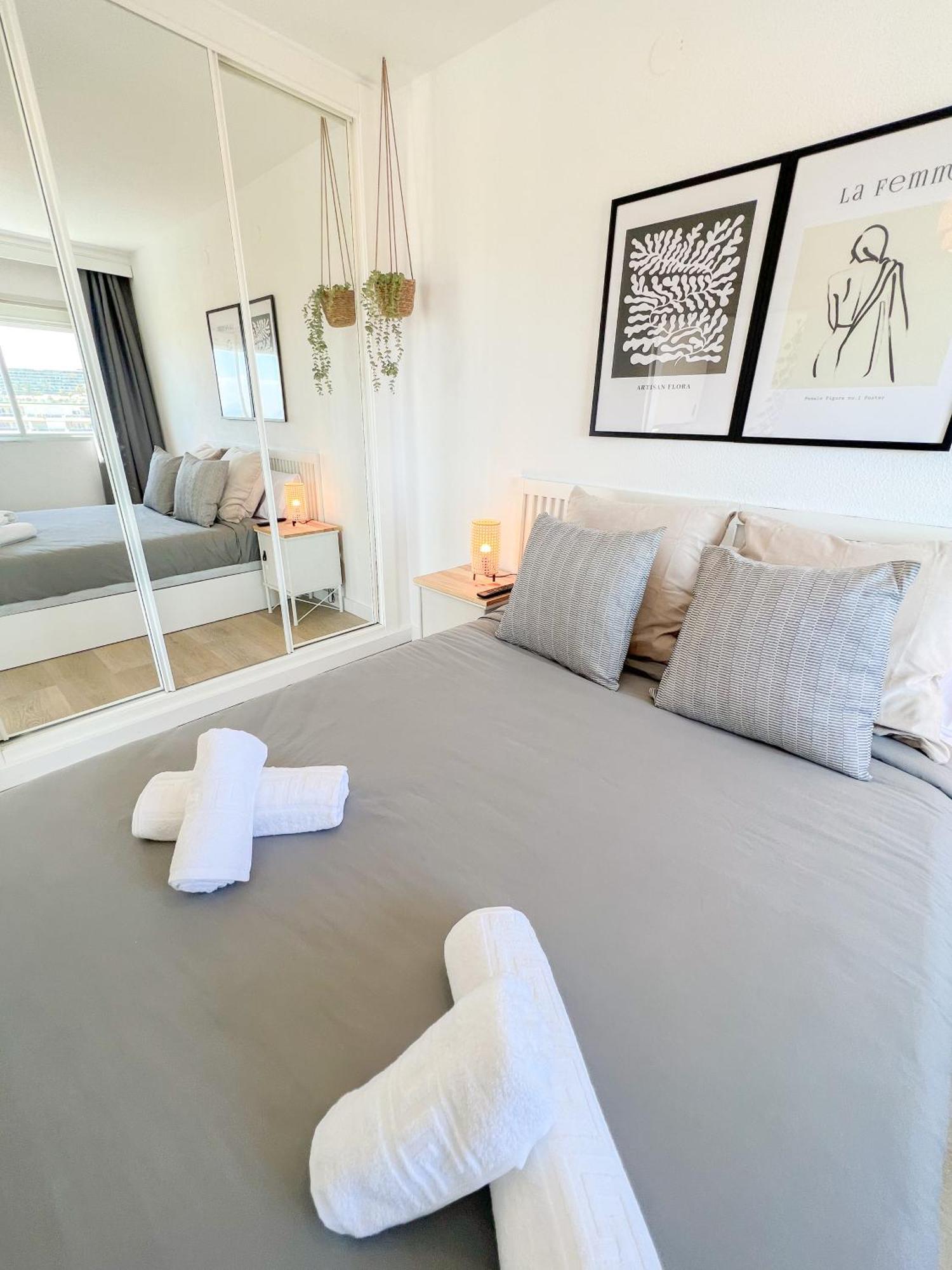 Palm Beach Aparment Sea Views توريمولينوس المظهر الخارجي الصورة