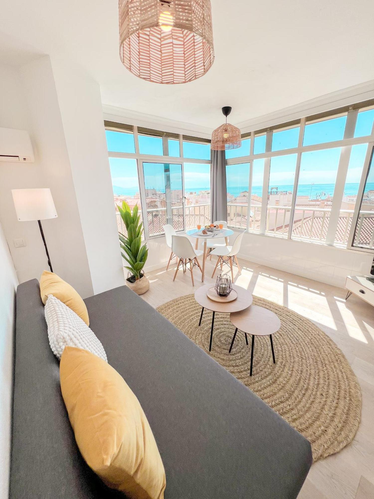 Palm Beach Aparment Sea Views توريمولينوس المظهر الخارجي الصورة